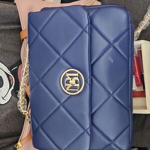 BadgleyMischka quilted bag